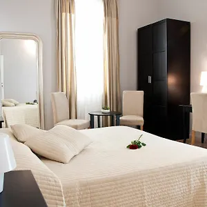 3* Panzió Opera
